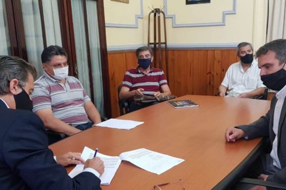 74030-firmaron-el-contrato-de-obra-para-repavimentar-la-ruta-provincial-23