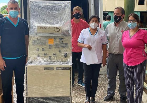 74164-el-gobierno-entrego-una-moderna-maquina-de-aferesis-al-hospital-de-oran