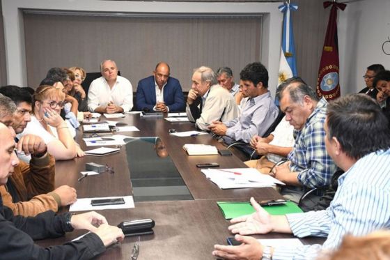 74277-el-miercoles-proximo-se-realizara-una-mesa-de-dialogo-de-paritarias-con-sectores-estatales