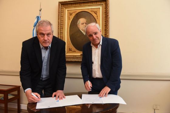 84495-canepa-firmo-un-convenio-con-nacion-para-fortalecer-el-sistema-de-informacion-digital-educativa