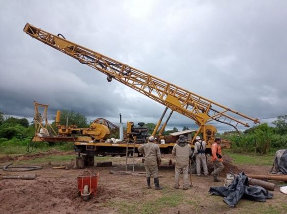 89817-en-aguaray-unos-1000-vecinos-se-beneficiaran-con-un-nuevo-pozo-de-agua (1)