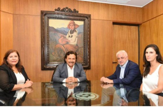 92511-saenz-recibio-a-pablo-outes-y-yolanda-vega-diputados-nacionales-electos-por-salta-20231025110236