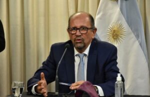 Camacho criticó el discurso de Milei y expresó su preocupación por la situación económica provincial