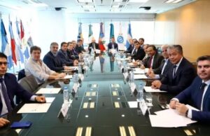 Sáenz participó de la cumbre de gobernadores en el Consejo Federal de Inversiones