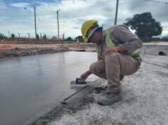 Mejor conectividad: avanza el hormigonado en la Av. Ángel Vargas de barrio Juan Calchaqui