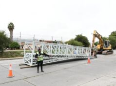 Comenzaron los trabajos preliminares para colocación del nuevo puente peatonal en el canal Yrigoyen
