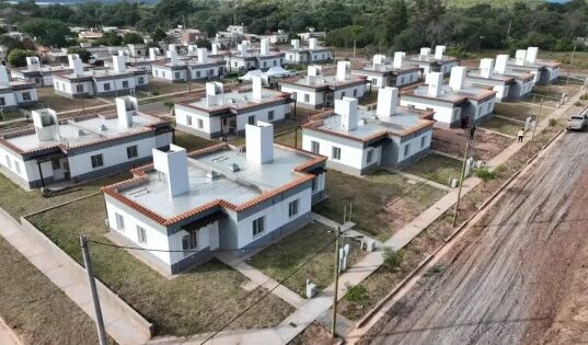 El gobernador Sáenz entregará hoy 48 nuevos departamentos en Rosario de la Frontera