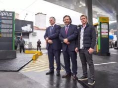 El gobernador Sáenz y el CEO de YPF inauguraron en Salta la primera RefiPlus del país