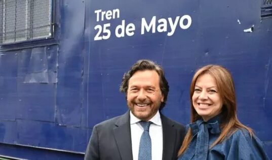 Sáenz y Pettovello pusieron en marcha el Tren 25 de Mayo en Salta: “Trabajamos juntos para acercar servicios a nuestra gente”