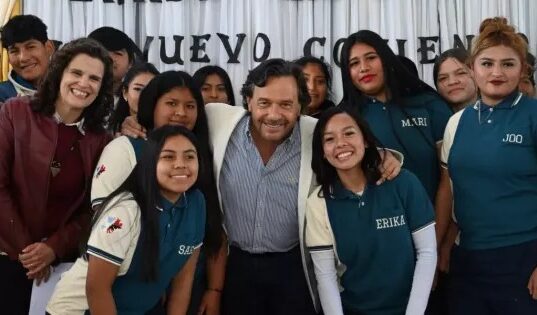 Sáenz inauguró las obras del Colegio América Latina: “Priorizamos la educación y nos hicimos cargo”